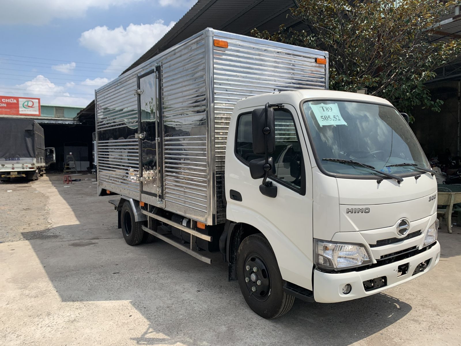 Đặc Điểm Vượt Trội Bạn Cần Biết Về Xe Tải Hino